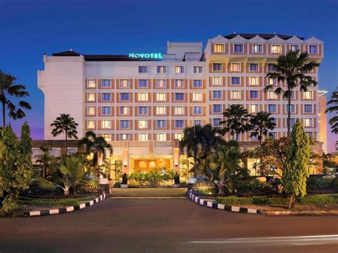 Hotel bintang 4 terbaik di solo Beberapa hotel bintang 4 terbaik di Semarang dekat Paragon City Mall di antaranya adalah Awann Sewu Boutique Hotel and Suite Semarang,